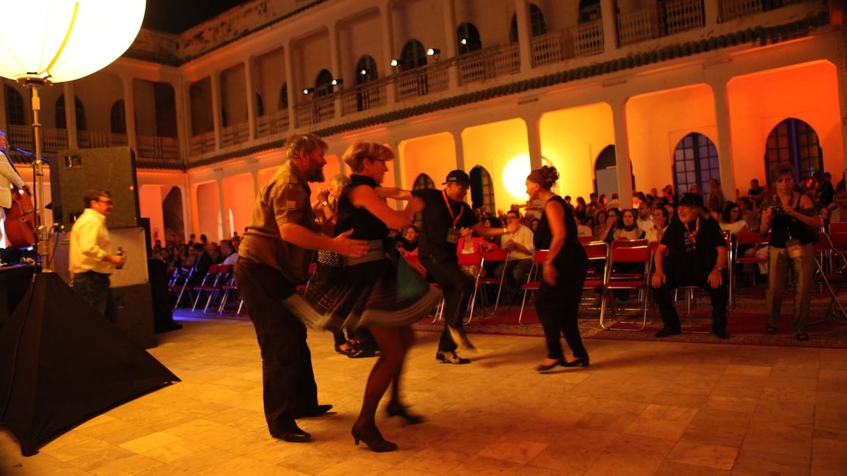 Ça swing avec la troupe du Jazz Connection !
