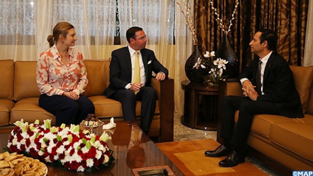 Le Grand-Duc héritier de Luxembourg, SAR le Prince Guillaume, et son épouse SAR la Princesse Stéphanie de Lannoy, ont été accueillis par le ministre de l’Economie et des Finances, Mohamed Benchaâboun. 
