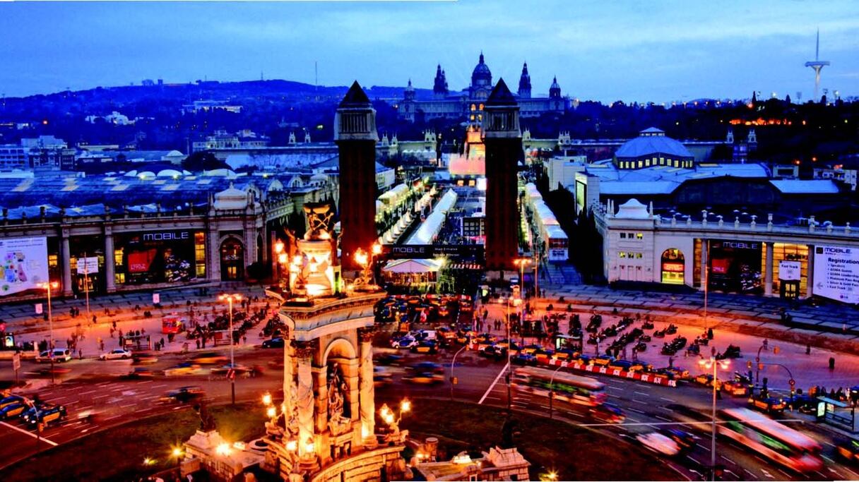 Moderne, artistique, festive, traditionnelle et contemporaine, Barcelone est tout cela à la fois et encore bien plus. Pas étonnant qu'elle soit classé deuxième destination la plus romantique au monde
