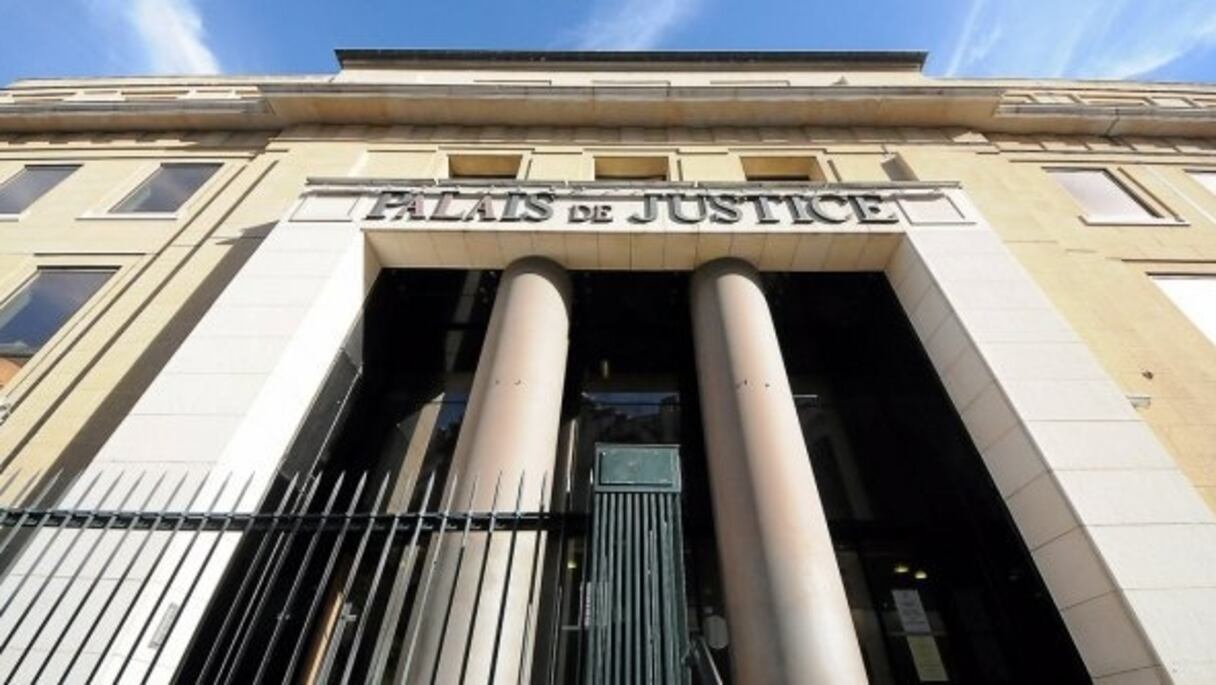 Le Palais de justice de Nîmes.
