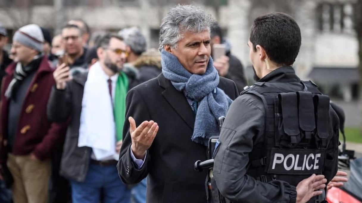 Rachid Nekkaz au moment de son interpellation à Genève, vendredi 8 mars.
