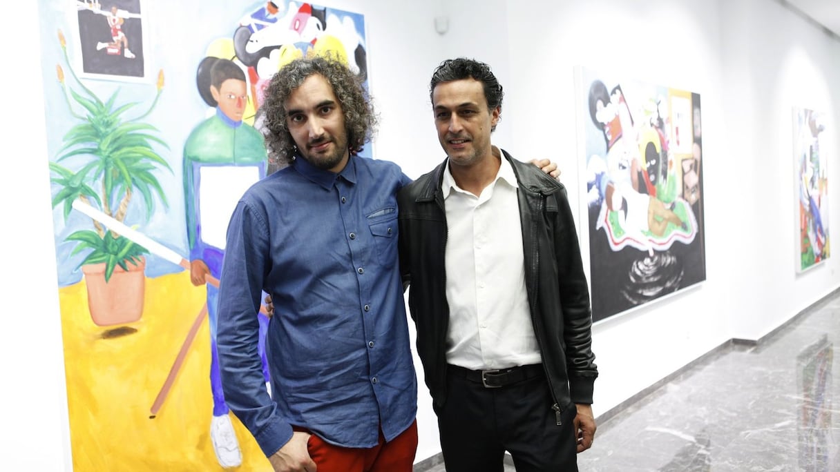Ali Kettani était aux côtés de l'artiste lors de ce fascinant vernissage où une narration d'une naïveté toute feinte se déroulait, aussi pimpante que prenante, sur les murs habités d'enfances déroutées.  
