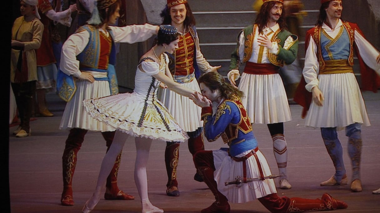 Superbe mise en scène, ballerines et danseurs de talent, costumes chatoyants : tous les ingrédients étaient là pour dépeindre sous les yeux du public un véritable chef-d'oeuvre. Un tableau vivant enchanteur.
