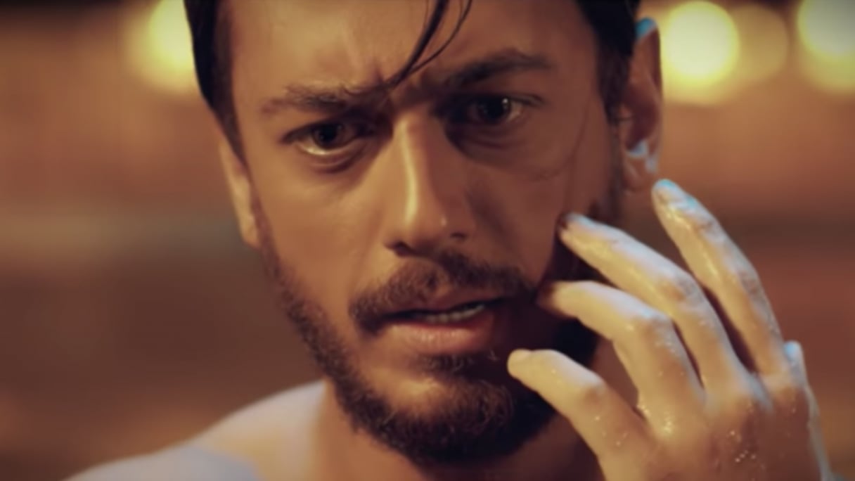 Saad Lamjarred dans son dernier clip "Baddek Eih"
