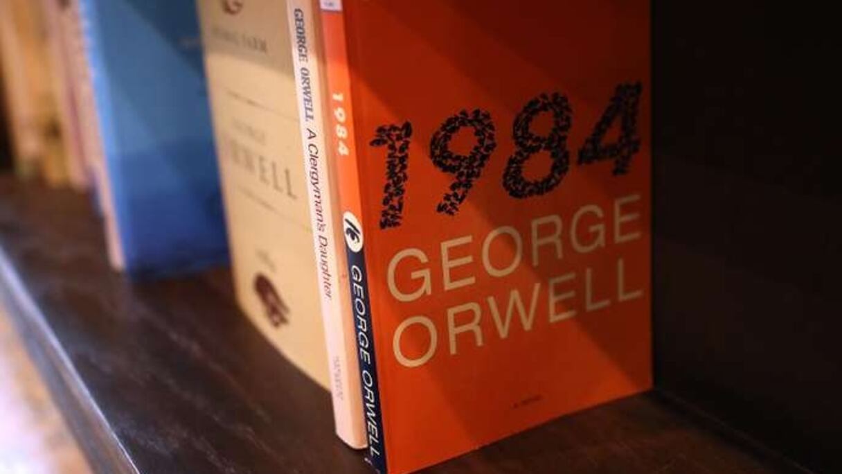 "1984" de George Orwell fascine toujours les lecteurs.