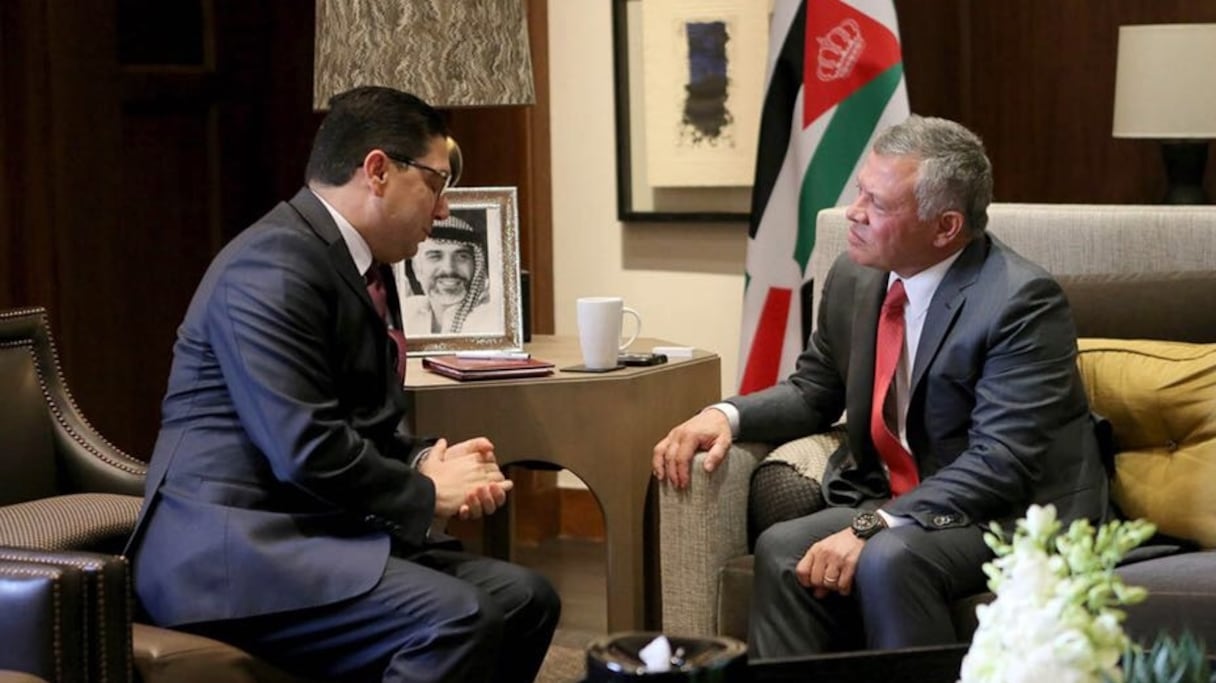 Le roi Abdallah II de Jordanie et Nasser Bourita, ministre des Affaires étrangères et de la coopération internationale.
