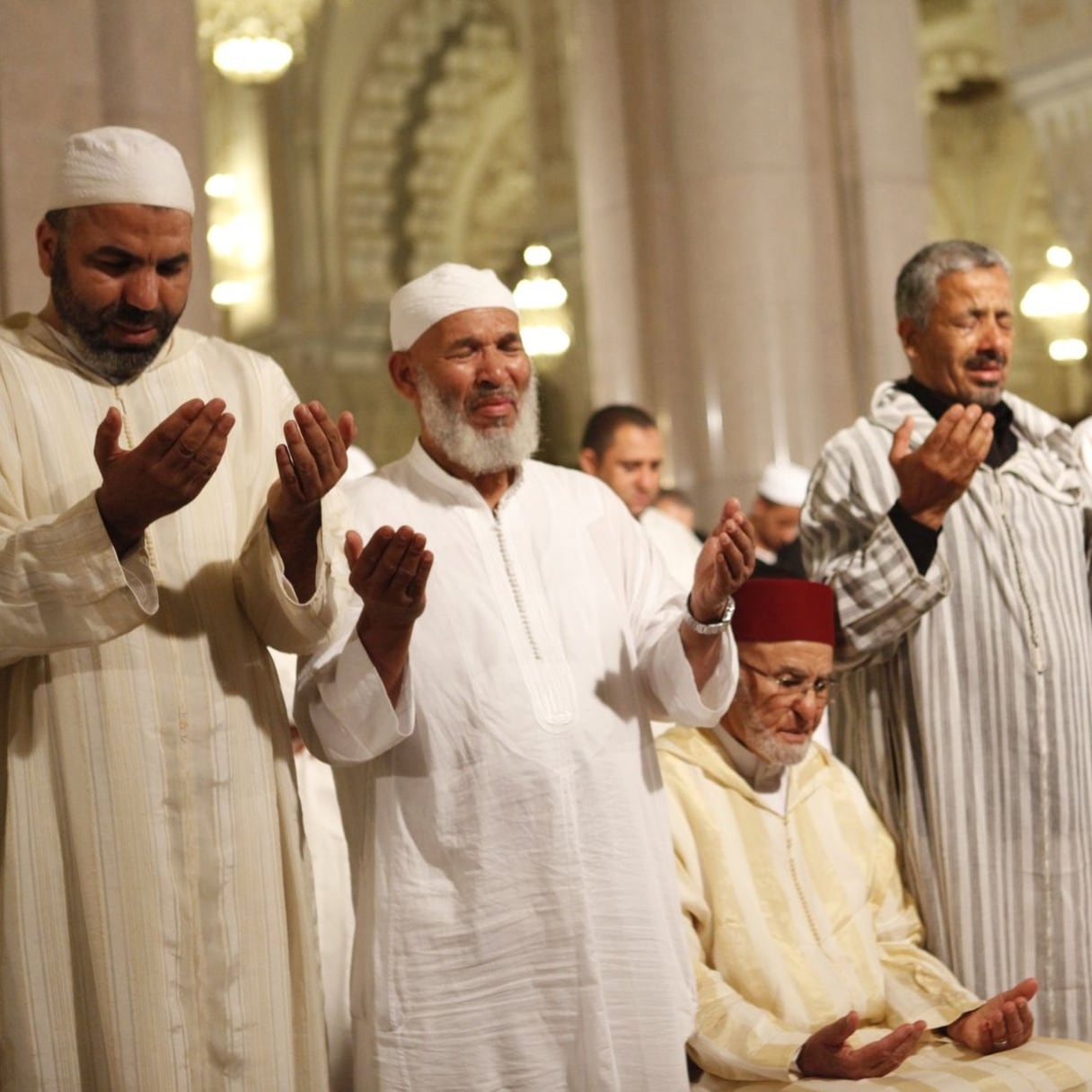 Les paumes lévées au ciel, le douaa du imam Kazabiri a touché le coeur des fidèles 
