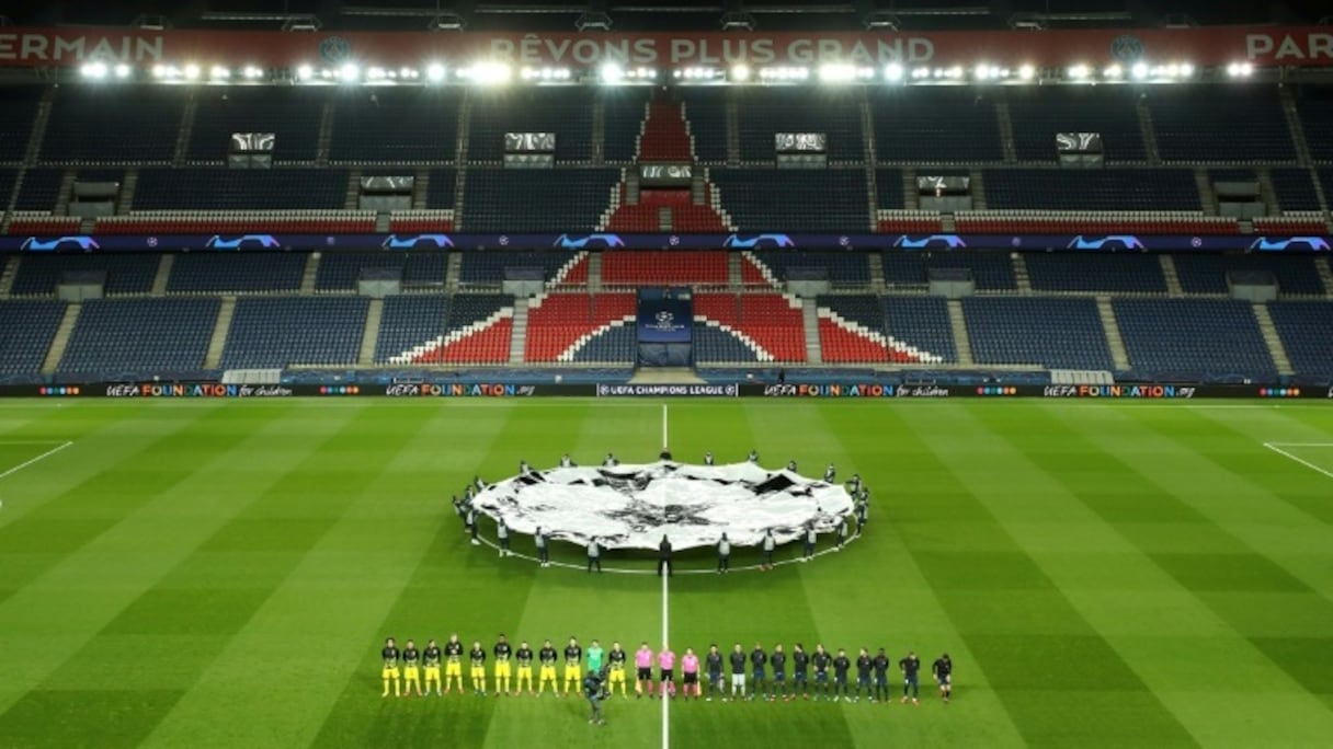 Le PSG et le Borussia Dortmund, avant le 8e de finale retour de la Ligue des champions dans un Parc des Princes à huis clos, le 11 mars 2020.
