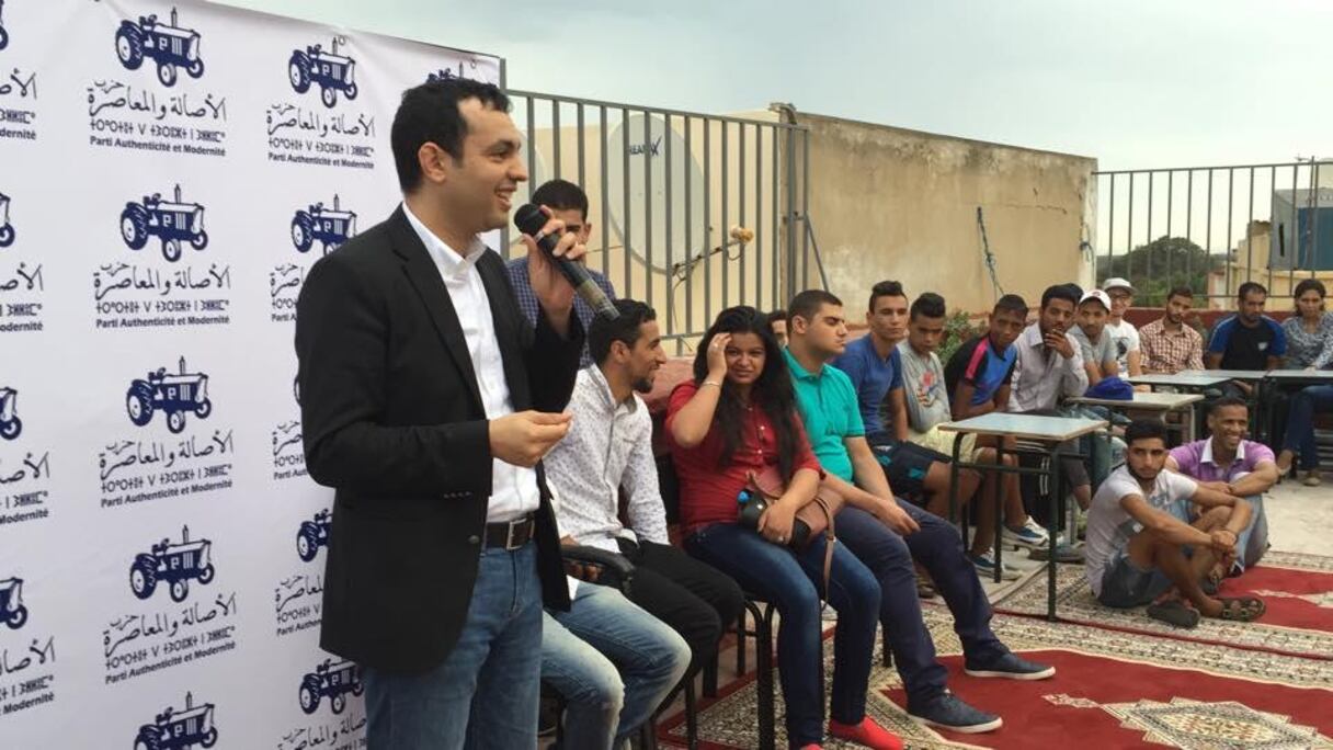 Ce premier café politique a séduit les nombreux jeunes présents.