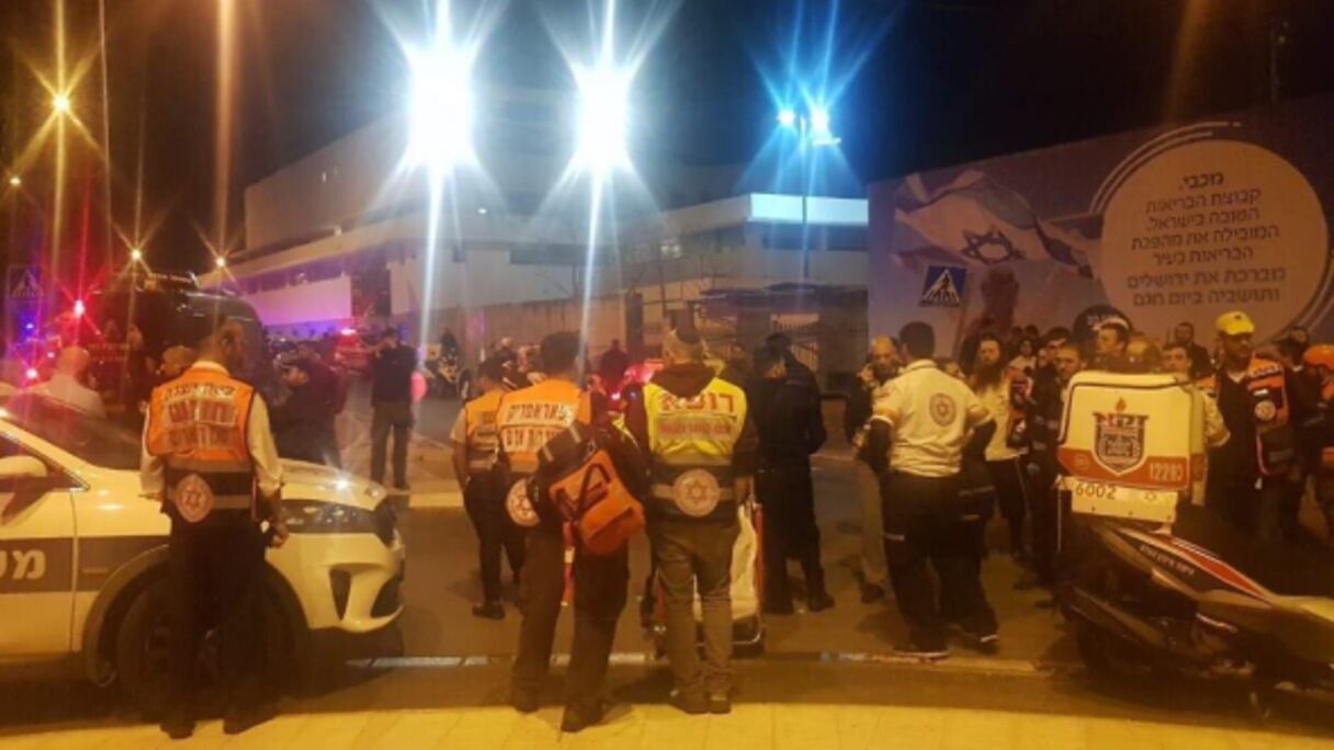 Les services de secours sur le site de l'attaque à Jérusalem, 6 février 2020.