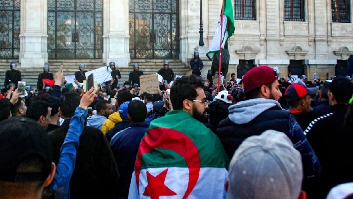 Nouvelle manifestation contre le 5e mandat, le 3 mars à Paris.
