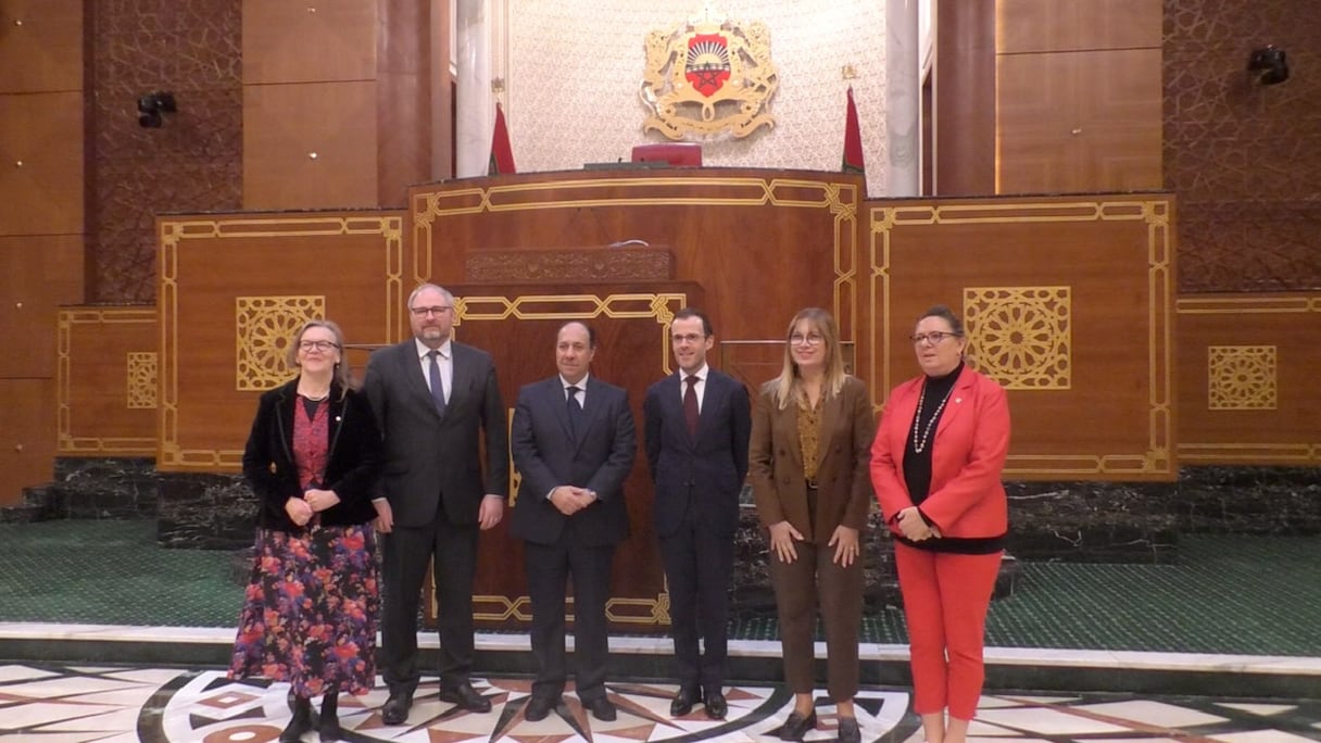 Une délégation de sénateurs français a fait escale, vendredi 2 décembre 2022, à Rabat avant de s’envoler à destination de Laayoune.
