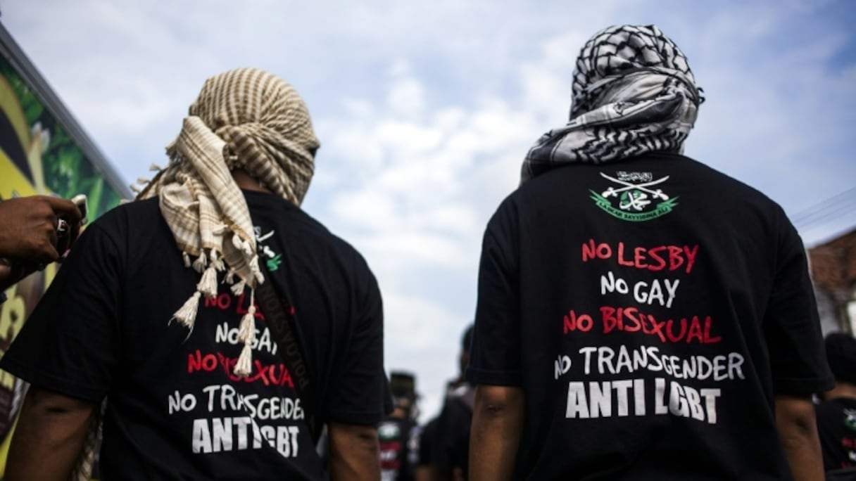 Deux manifestants anti-LGBT à Yogyakarta, le 23 février 2016.
