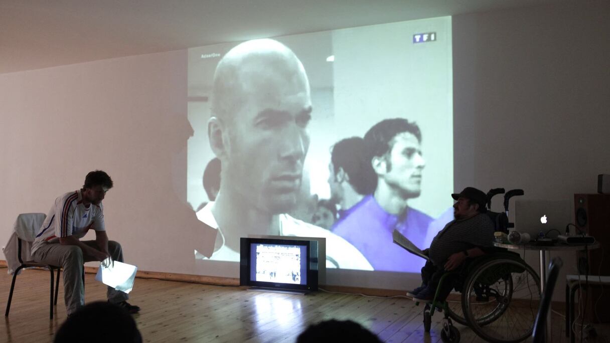 Un coup de tête qui n'aura pas suffi à briser le rêve, mais qui a peut-être, dans un élan irréfréné, tenté de briser la mort. 
