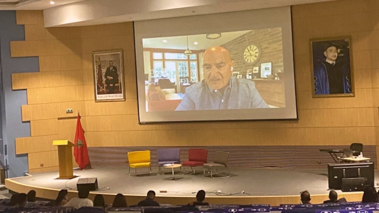 Moncef  Mohamed Slaoui, professeur et chercheur marocain, belge et américain anime une conférence à l'Universite Mohammed VI des sciences de la santé, sous le thème «Parcours éminent d’un chercheur en sciences de santé», le lundi 6 septembre 2021. 
