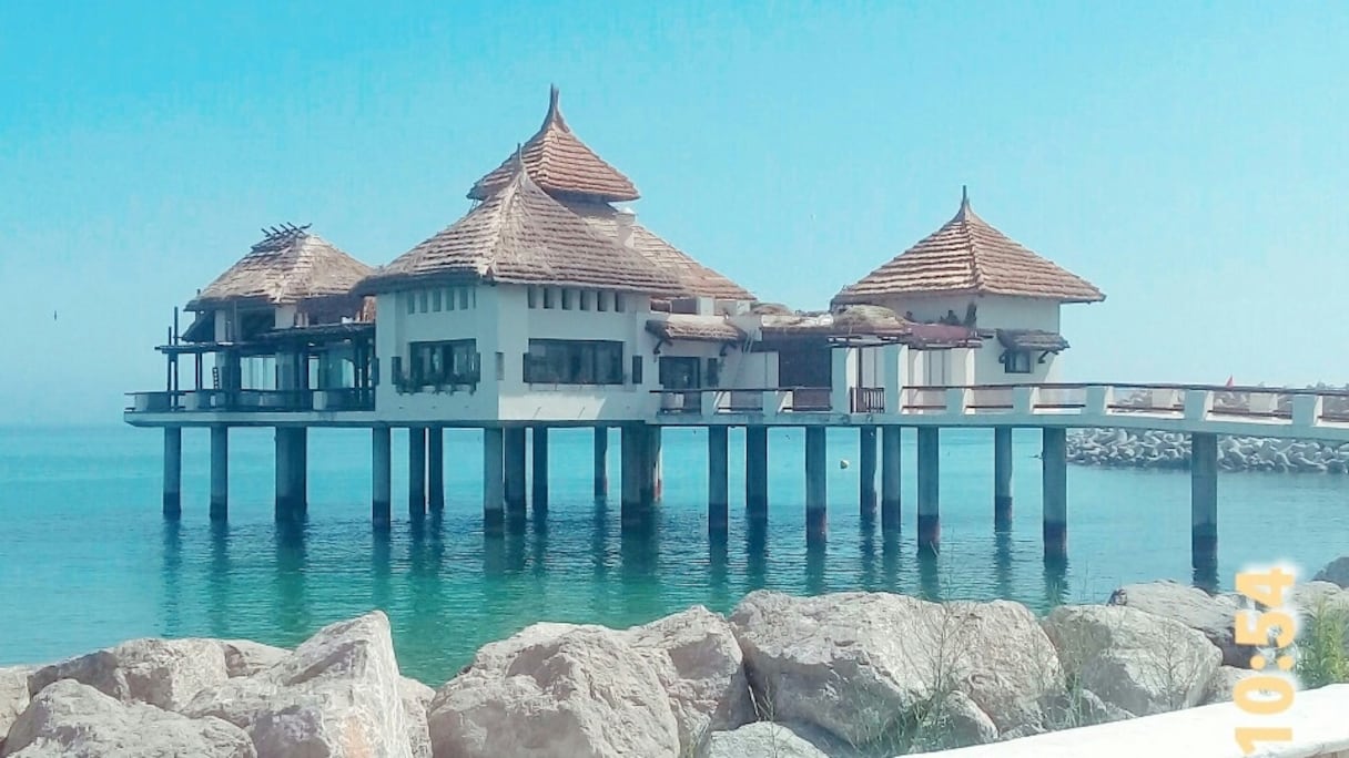 Située dans la préfecture de M'diq-Fnideq, M'diq est une ville côtière où il fait bon vivre, face aux eaux bleues de la Méditerranée.
