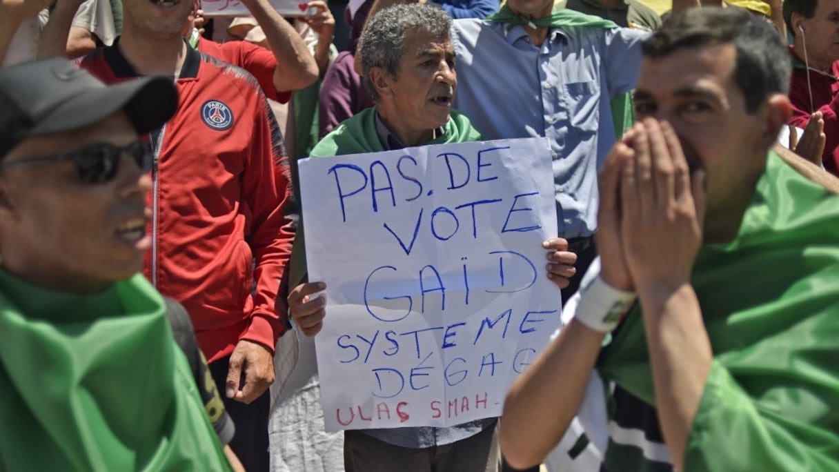 Algérie. Ahmed Gaïd Salah au coeur des contestations vendredi 10 mai 2019.
