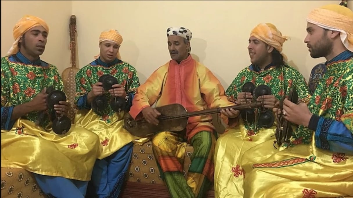 Quelques membres de la troupe Gnaoua Bambra qui n'ont pas pu obtenir de visas. 
