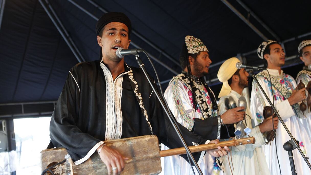 Break dance en mode gnawa sous le chapiteau de la Sqala de Casablanca
