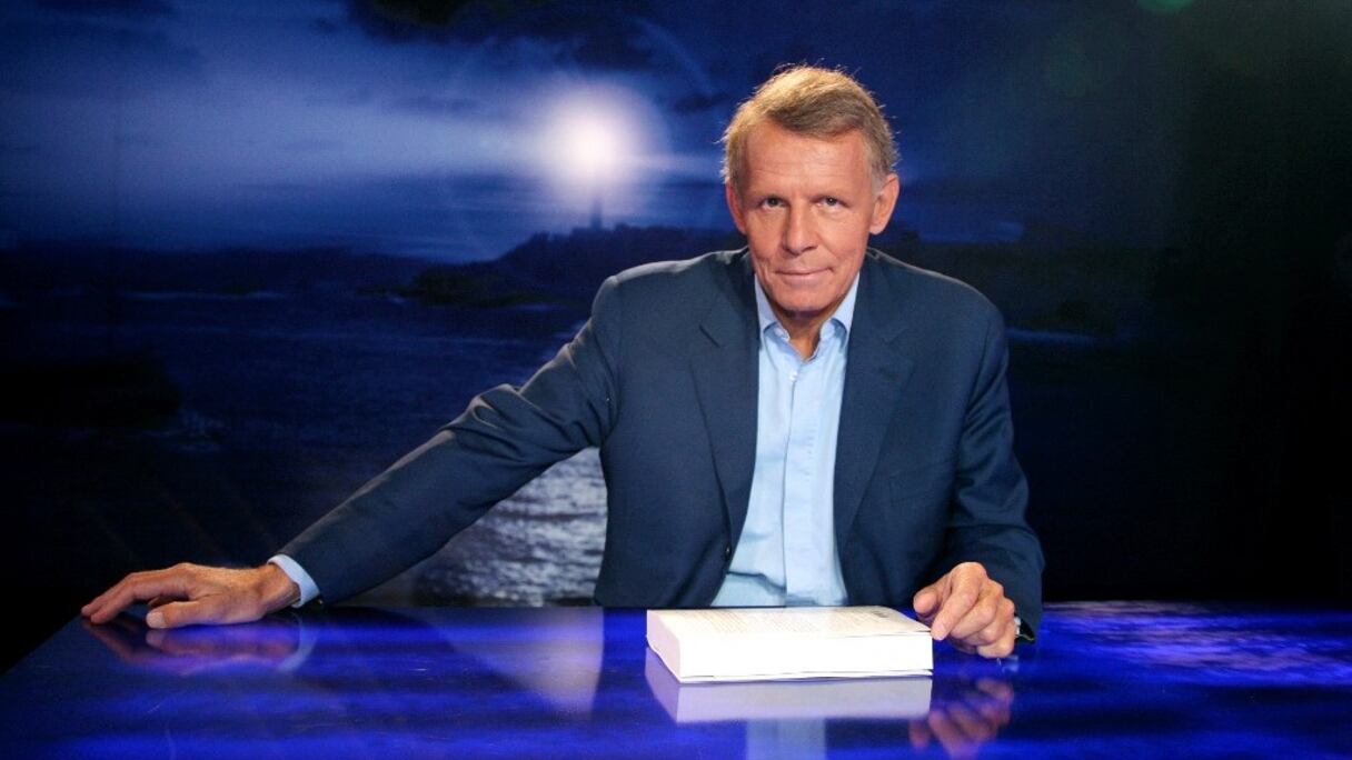 Le journaliste et ex-présentateur vedette de TF1 Patrick Poivre d'Arvor (PPDA), sur le plateau de son émission "Vol de nuit", à Paris, le 27 septembre 2007.
