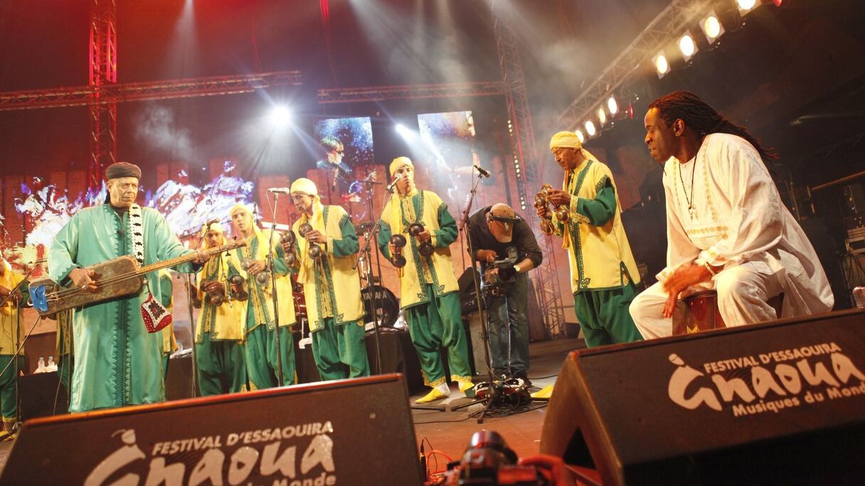 Invité plusieurs fois au festival, pour jouer aux côtés d'autres musiciens, Will Calhoun, a réalisé son rêve de "présenter son travail personnel" sur la scène d'Essaouira aux côtés d'un maâlem gnaoui
