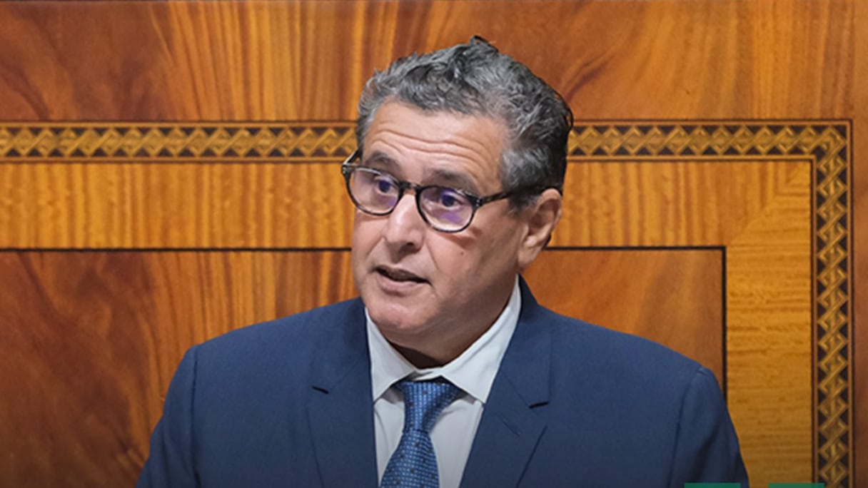 Aziz Akhannouch, chef du gouvernement, lors d'une séance plénière consacrée aux questions orales mensuelles à la Chambre des représentants, le 18 avril 2022 à Rabat.
