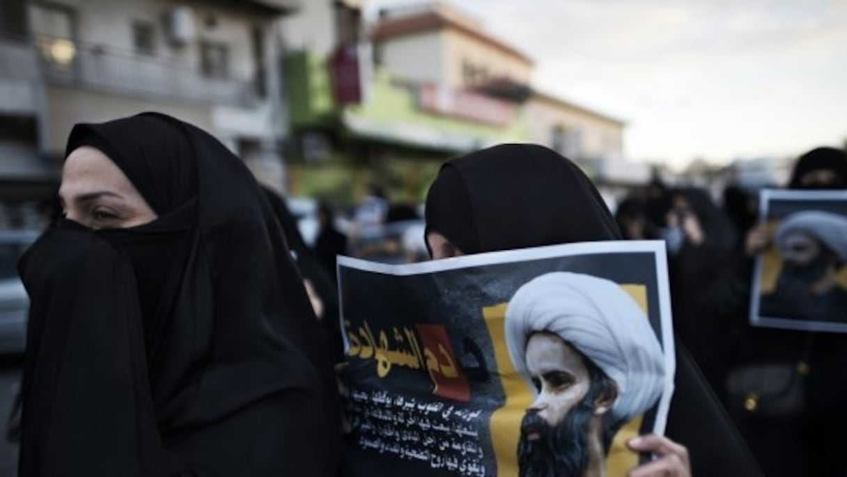 Des femmes de Bahrein manifestent le 2 janvier 2016 à Jidhafs, à l'ouest de Manama après l'exécution par l'Arabie saoudite d'un dignitaire chiite.
 
