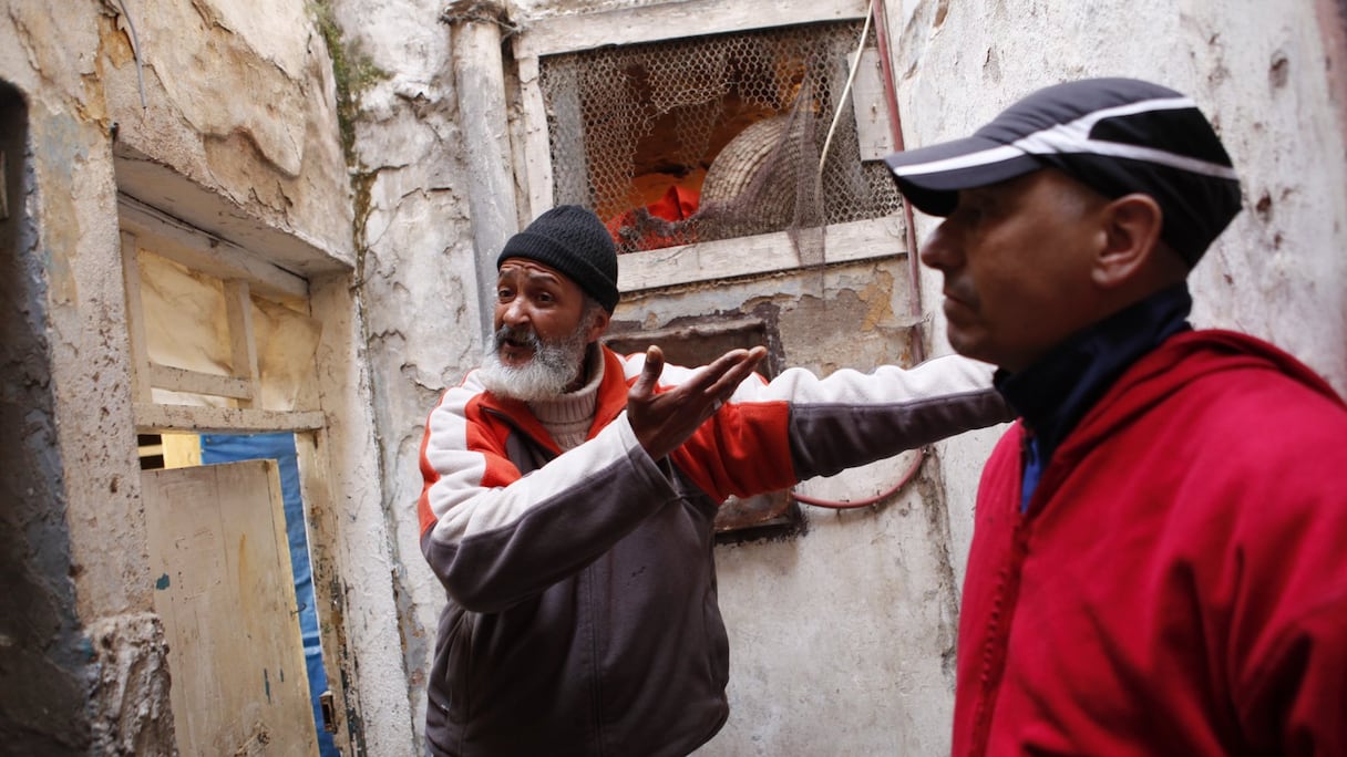 Les casablancais de l'ancienne médina craignent que leur logement s'écroule d'un moment à l'autre.
