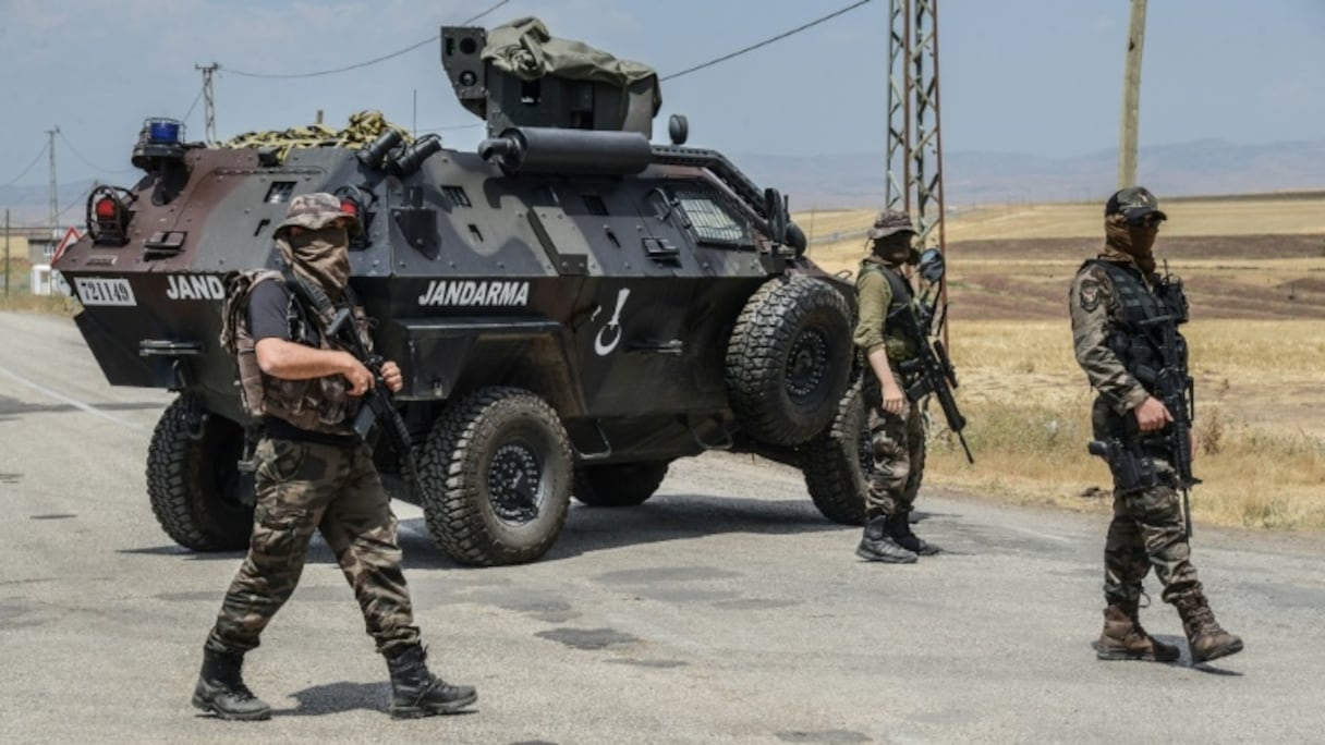 Des soldats turcs à un barrage dans le sud-est du pays.
