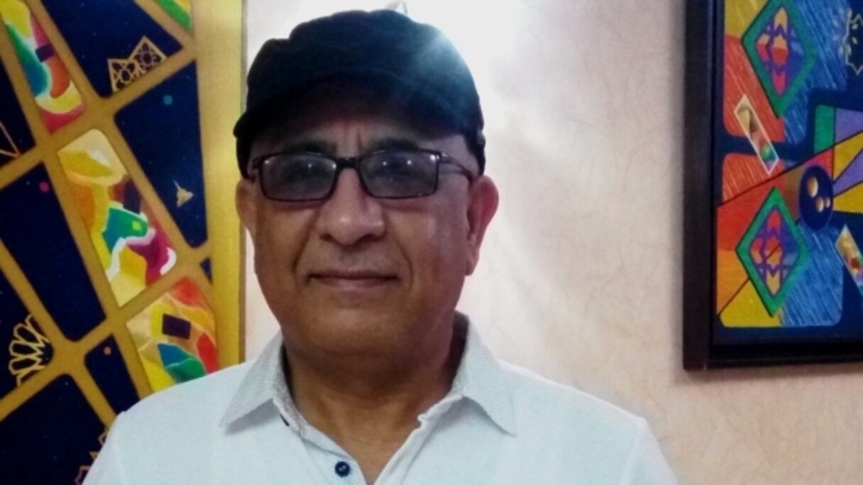 L'artiste Azdine Hachimi Idrissi.
