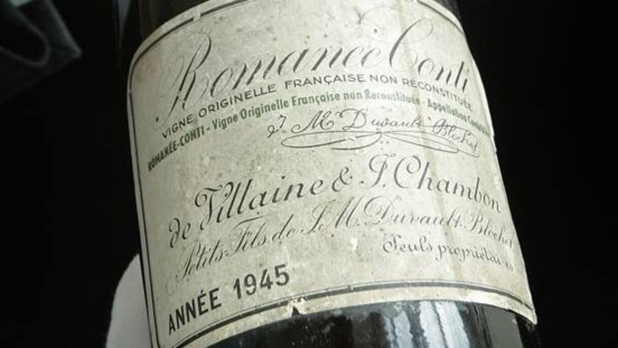 Une bouteille de Romanée-Conti datant de 1945
