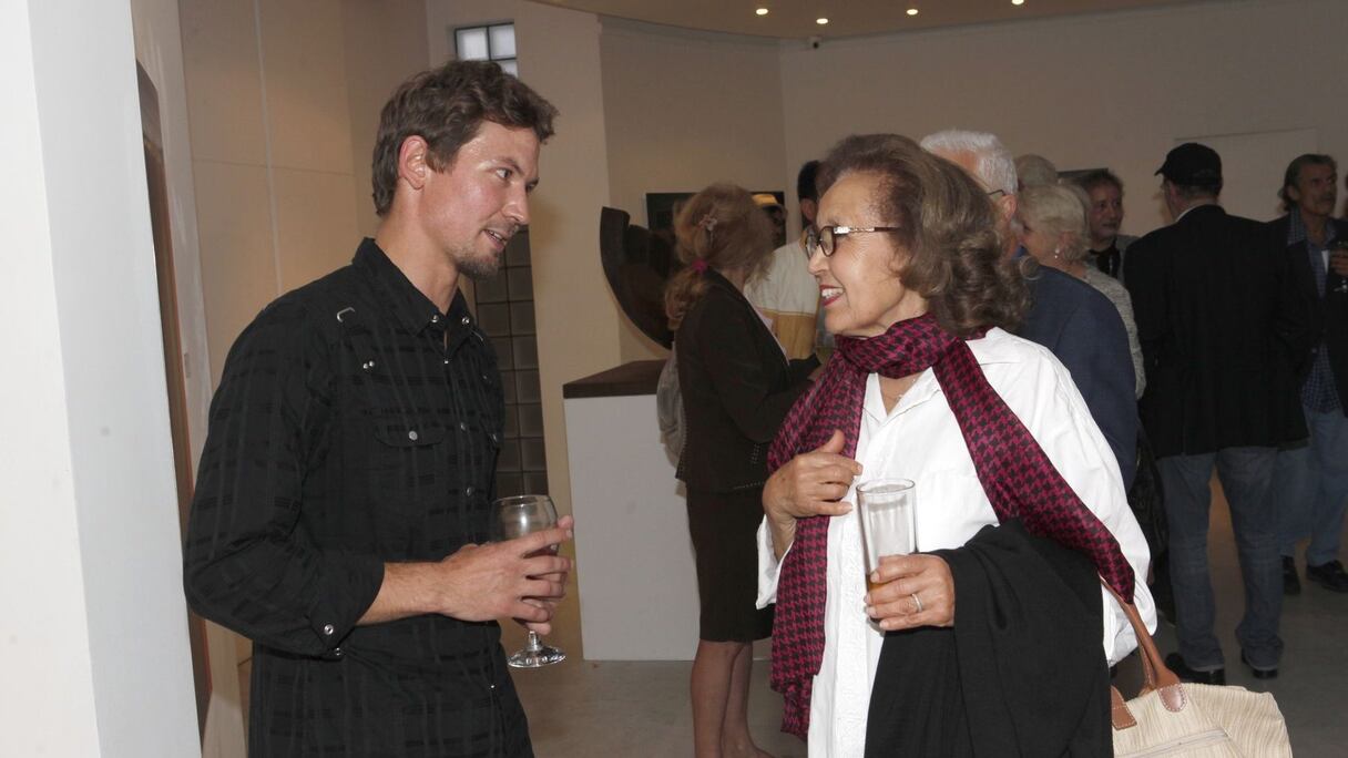 "Mehdi Melhaoui aborde, avec une surprenante faculté d’évocation poétique, les questions essentielles liées aux migrations", dira Isabelle Grasset, directrice adjointe du Musée Henri Prades. Une mise en scène artistique qui interpelle Malika Agueznay.  
