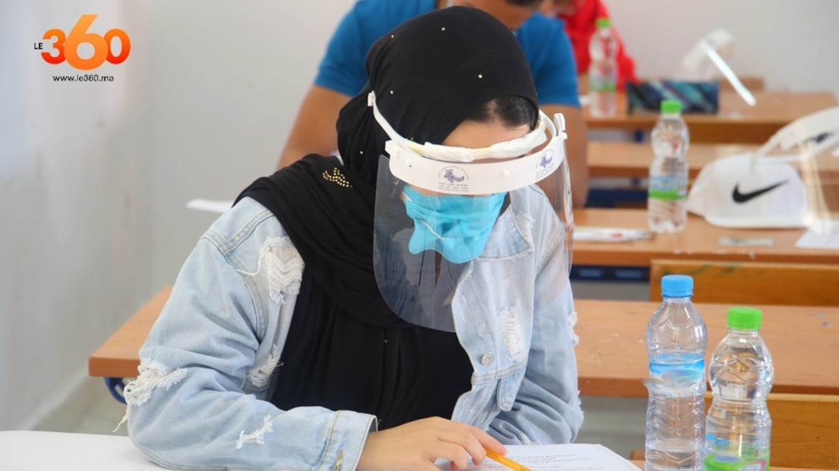 Une candidate aux examens du Bac, le 3 juillet, à Tanger.
