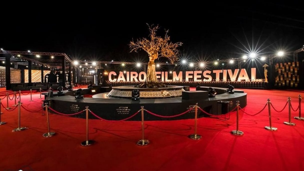 Le décor de la cérémonie d'ouverture du Festival international du film du Caire en 2020. 
