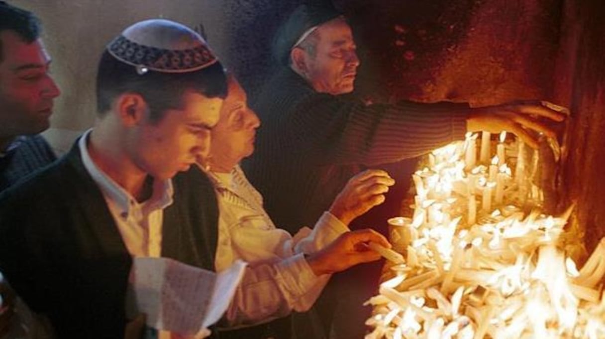 Des fidèles lors de leur pèlerinage sur le tombeau du Rabbin marocain Yaakov Abuhatzeira.
