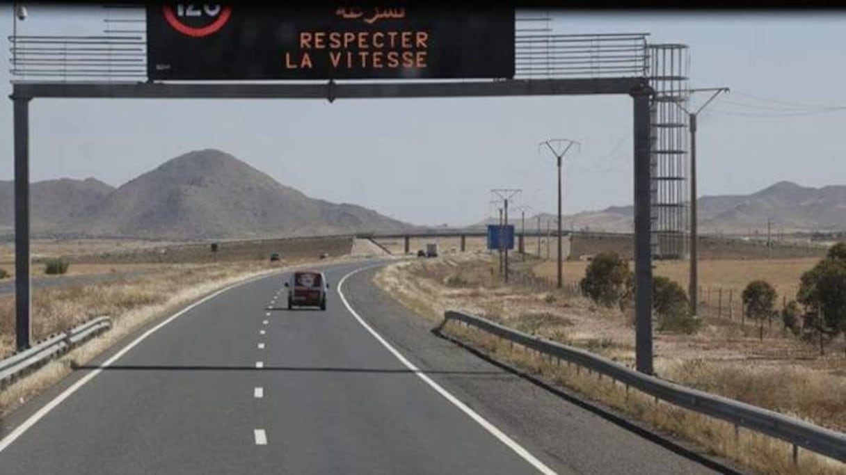 Une route nationale, au Maroc. 
