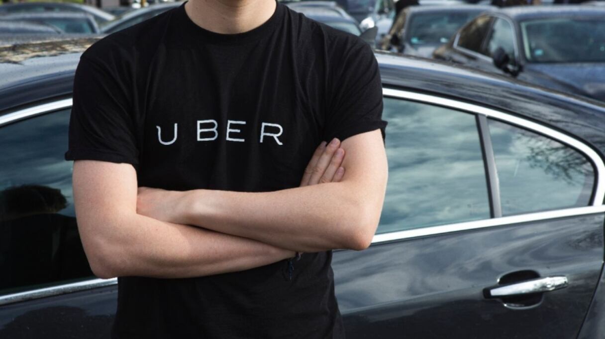 Chauffeur Uber manifestant à Paris le 1er décembre 2016, place de la Nation. 
