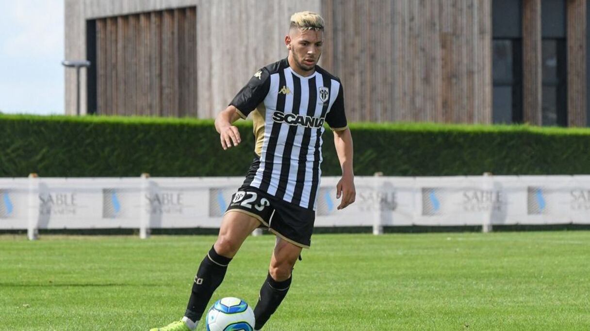 Farid El Melali, attaquant international algérien d'Angers (Ligue 1 française)
