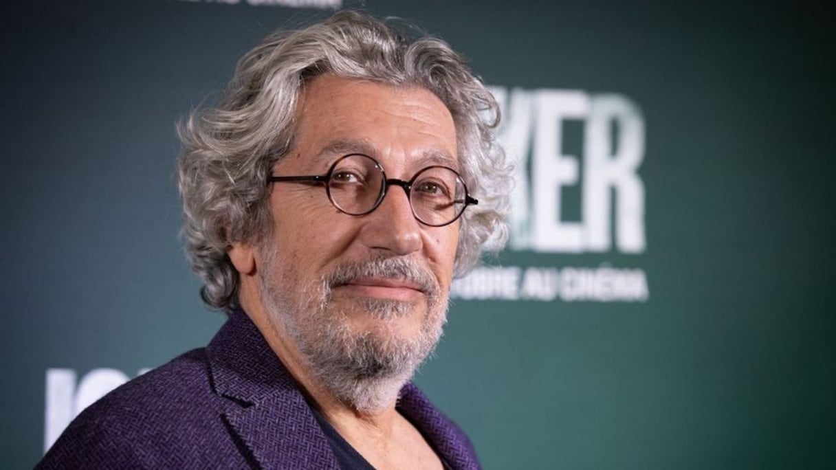 Alain Chabat réalisera la série d'animation consacrée à l'album d'Astérix, Le Combat des chefs.
