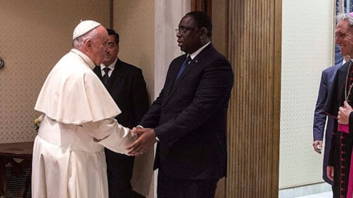 Le Pape François recevant le président sénégalais Macky Sall au Vatican. 
