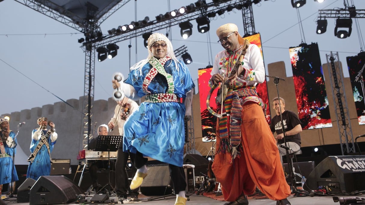 Le festival d'Essaouira s'est ouvert, jeudi, sur les rythmes de la musique Gnaoua à laquelle la ville rend, chaque année, hommage. 
