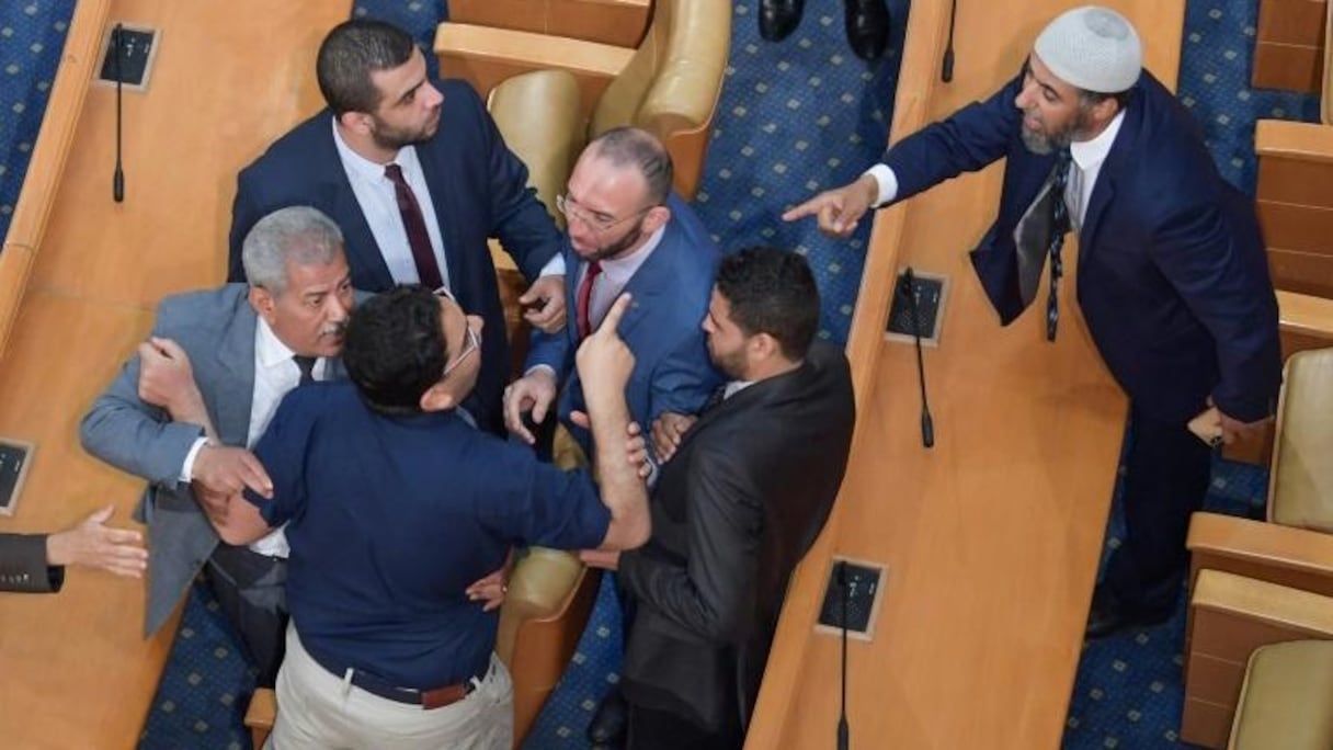 Débat houleux au Parlement tunisien. 
