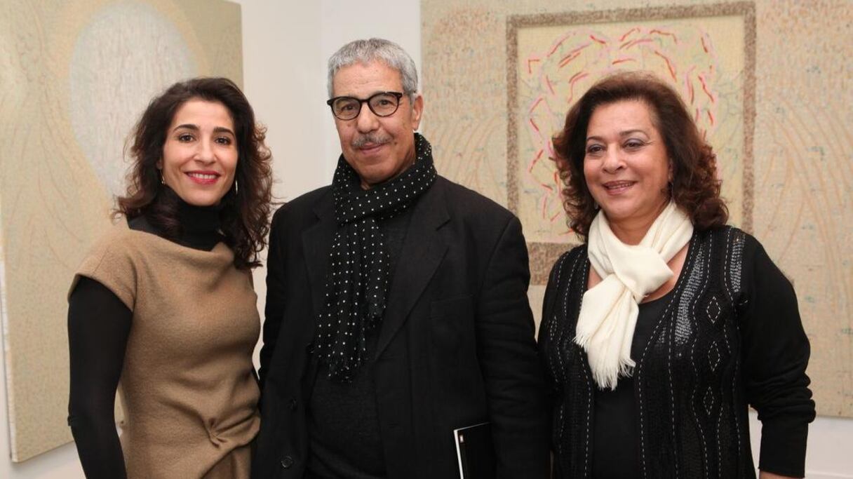 Mustapha Boujemaoui: un artiste tout en subtilité qui dégage, comme ses oeuvres, une force tranquille qui n'en est que plus époustouflante. Tout est dans le murmure, aérien, d'une oeuvre dont il s'agit de se laisser prendre par le souffle.
