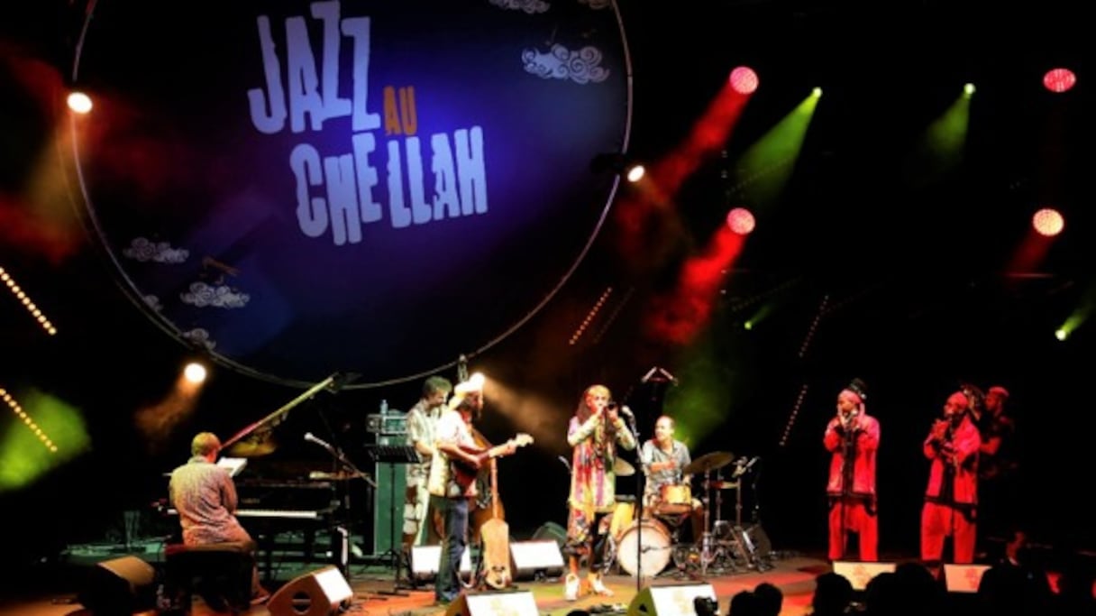 Un concert, au cours d'une précédente édition du Jazz au Chellah. Le festival, qui se déroule à l'intérieur des remparts de la nécropole de la capitale, sera de retour à l'automne 2022, après deux années d'absence. 
