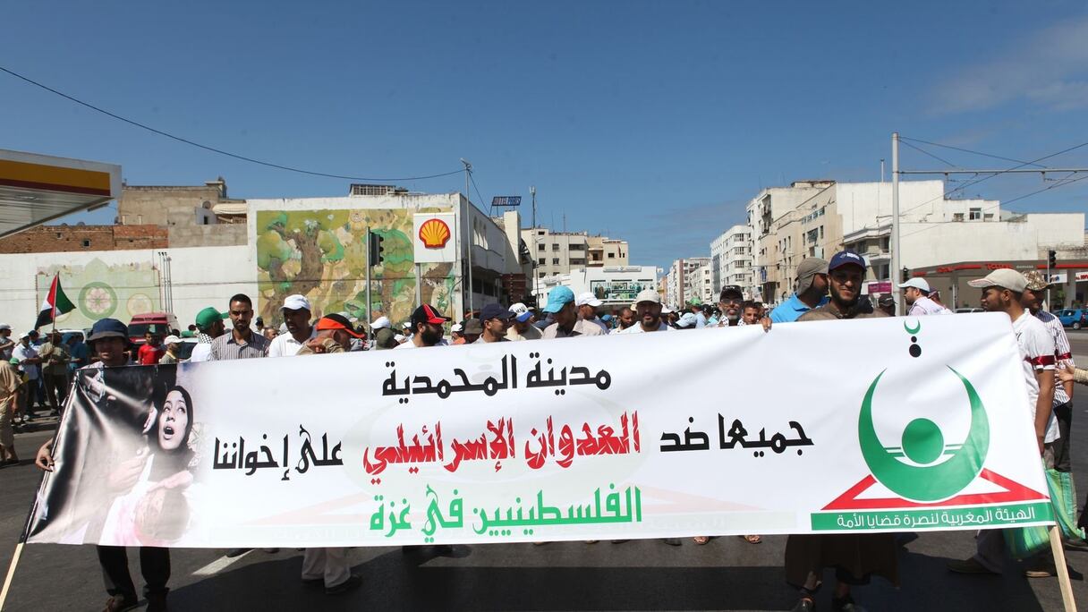 Une prière, un cri, pour la paix. Pour la justice. Pour la dénonciation d'un crime contre l'humanité qui se fait sous les yeux du monde, en toute impunité. Des yeux à présent tous tournés vers Gaza.
