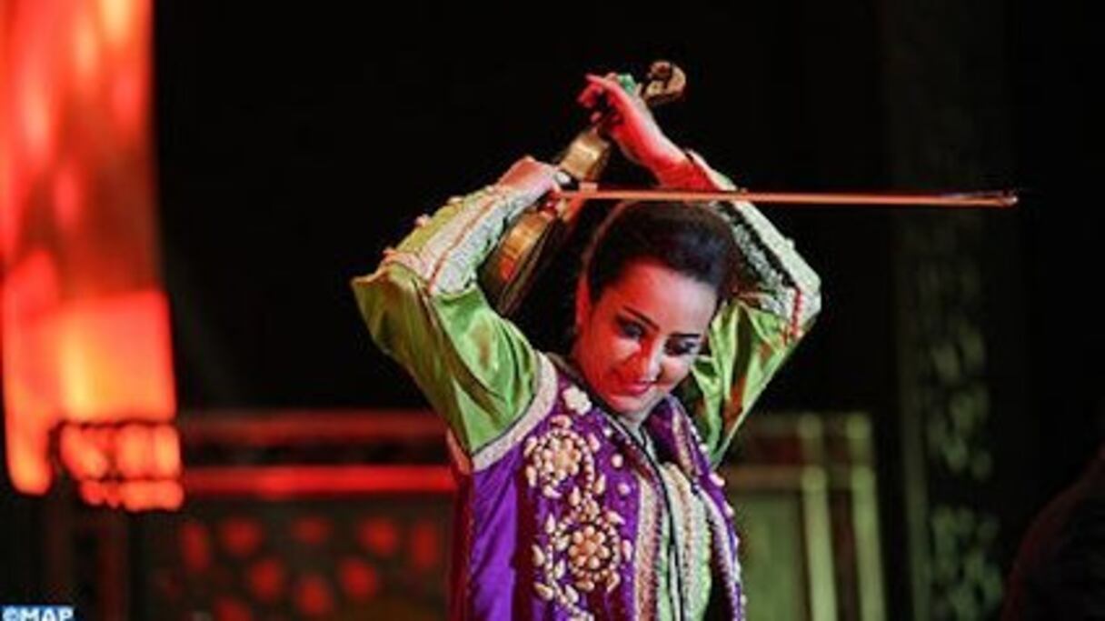 Sur la scène de Salé, l'unique Zina Daoudia crée l'événement en battant tous les records d'affluence de cette nouvelle édition et de toutes les autres, toutes scènes confondues. 230.000 personnes sont venues applaudir la star du chaâbi et de la aïta!
