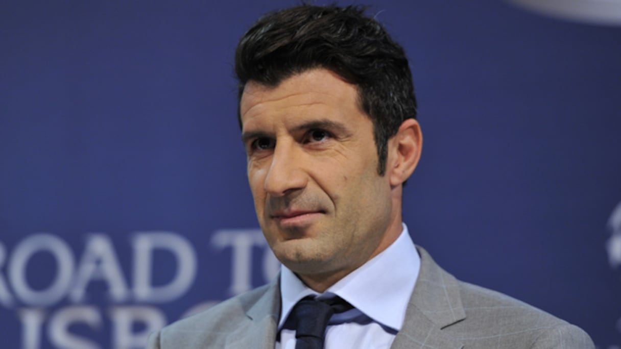 Luis Figo se présente également pour la présidence de la FIFA.
