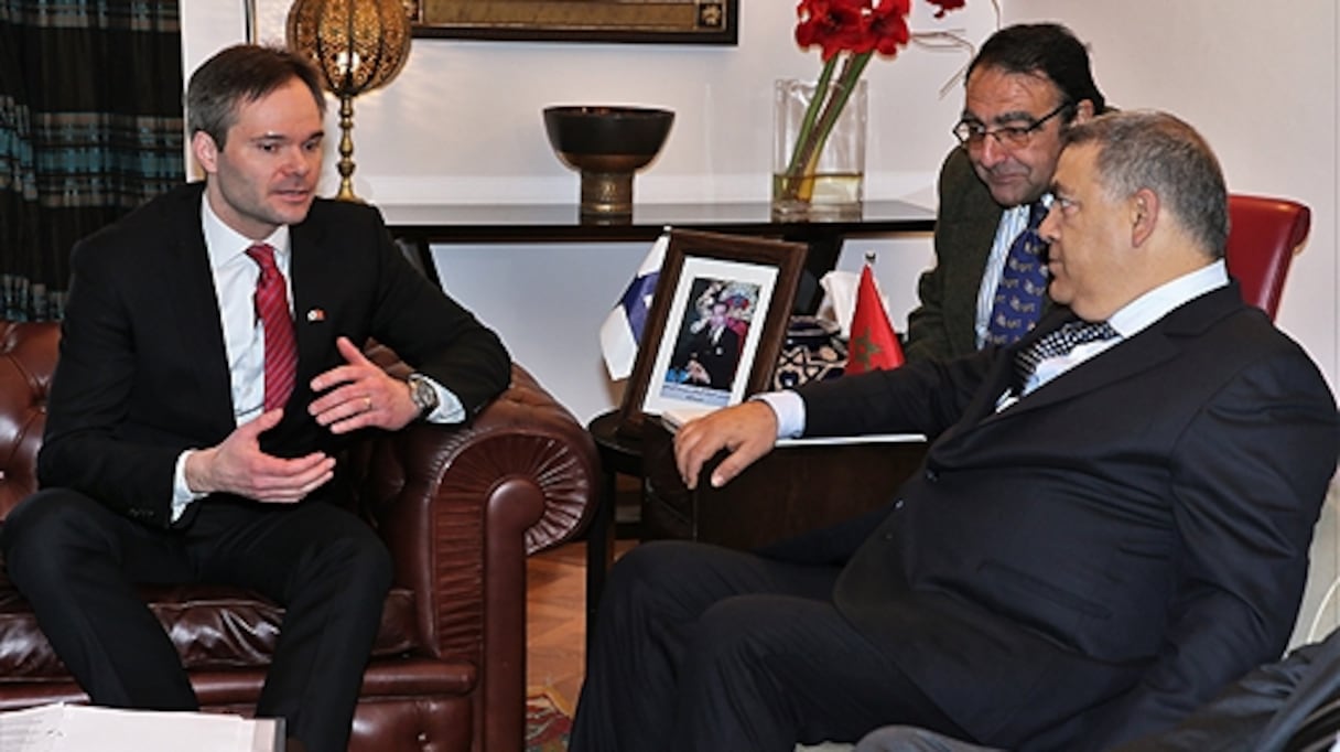 Abdelouafi Laftit, ministre de l’Intérieur et son homologue finlandais, Kai Mykkänen, lundi 19 mars 2018, à Rabat.
