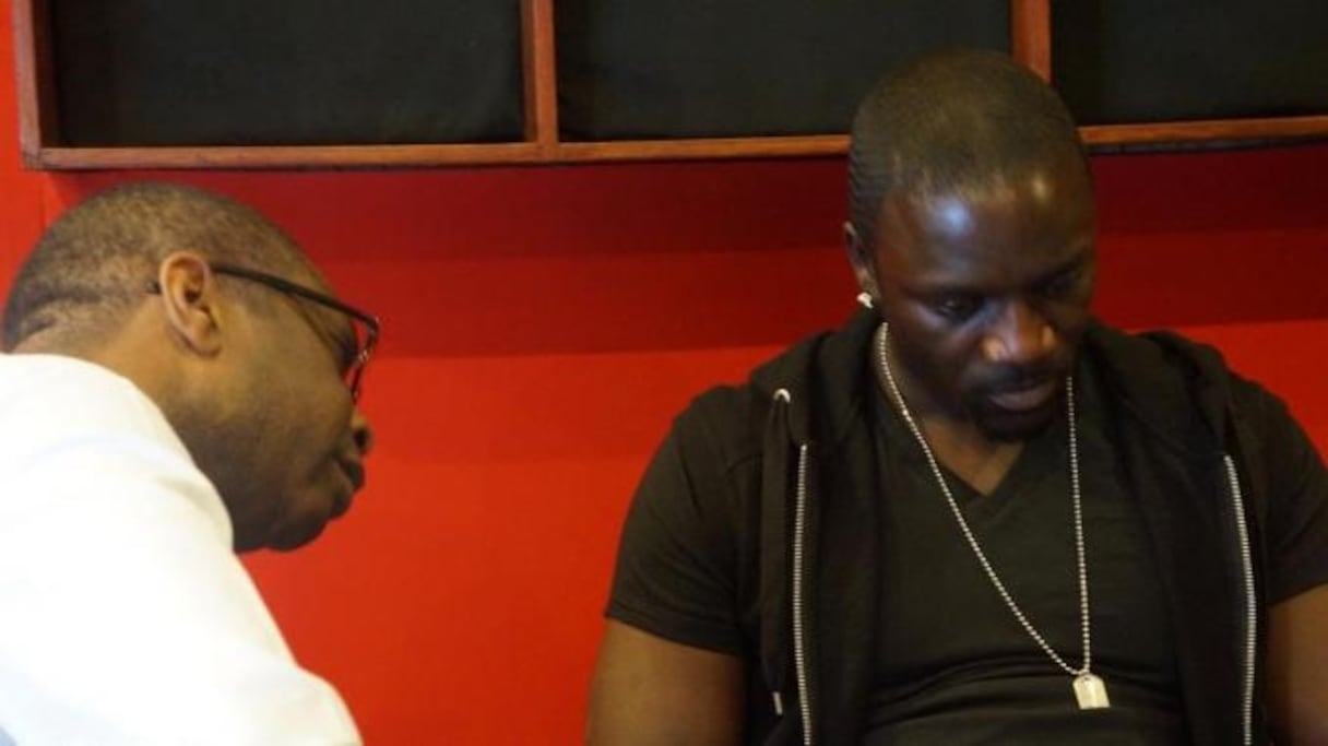 Youssou Ndour et Akon du Sénégal. 
