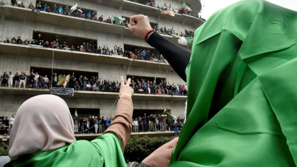 Manifestation dans les rues d'Alger le 8 mars 2019.
